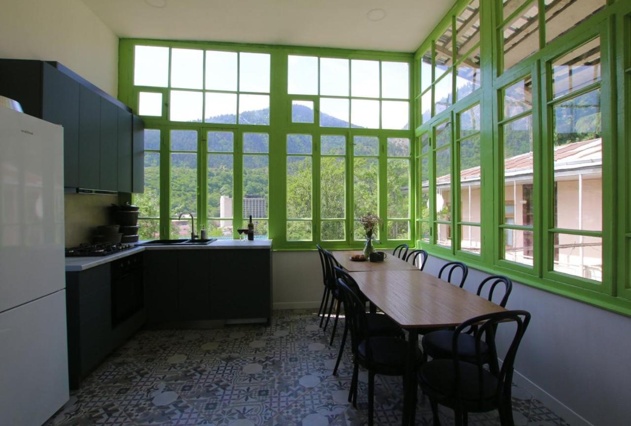 Polifonia Inn Borjomi Esterno foto